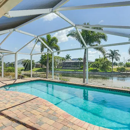 Canal-Front Cape Coral Home Heated Pool And Patio!